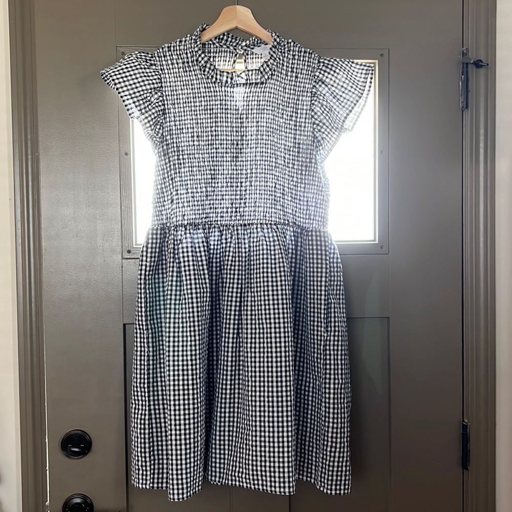 Size L black and white check smocked dress with pockets